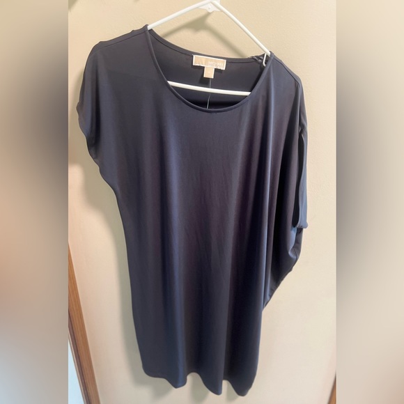 MICHAEL Michael Kors Tops - Top with Asymmetrical sleeves ❤️